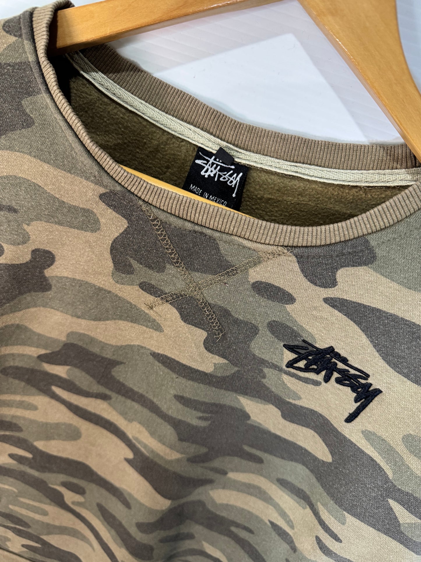 STUSSY Navy Camouflage Sweatshirt(L)