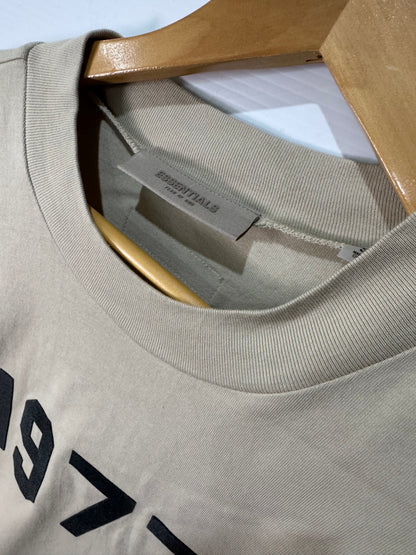 Fear of God Essentials 1977 Tshirt Wheat (M-L)